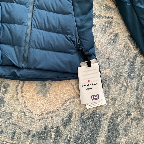 NWT Lululemon Down For It All Jacket Size 6 - Picture 2 of 6